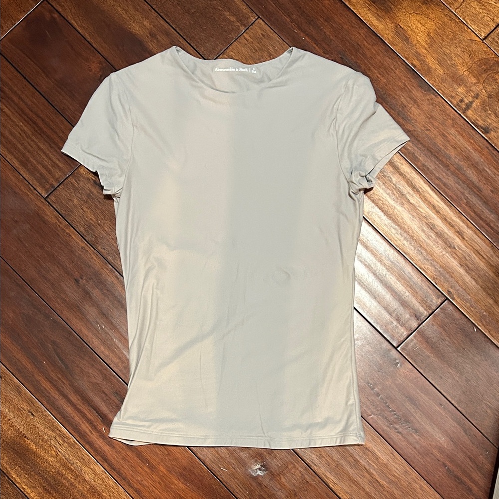 Abercrombie & Fitch Soft Matte Seamless Tuckable Baby Tee size S, taupe